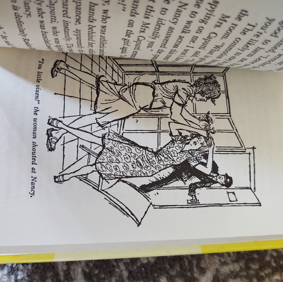 (6) Nancy Drew Mystery Stories by Carolyn Keene - Picture 8 of 12